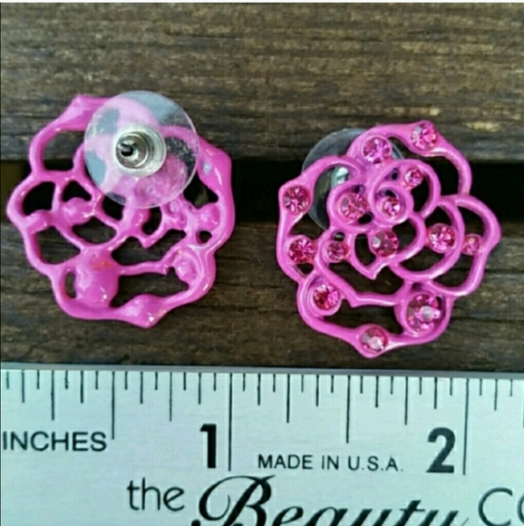 Flower earrings set sold TOGETHER - Picture 5 of 6